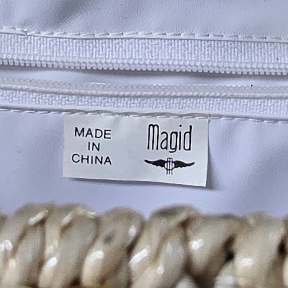 Elegant Cream Woven Handbag - Picture 10 of 10